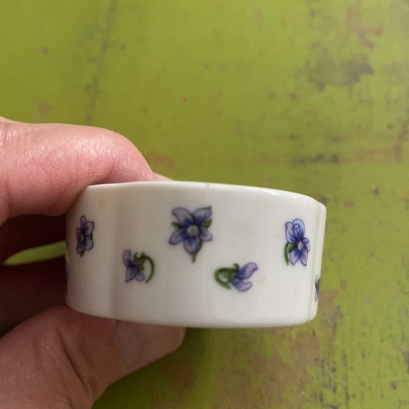 Lenox collectors Society trinket box - Picture 8 of 8